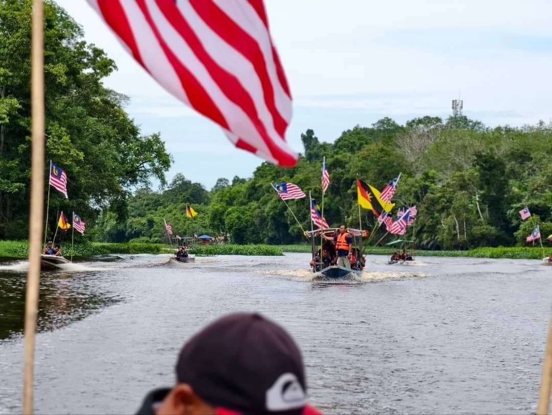 Madani community in Marudi celebrates national month with boat parade
