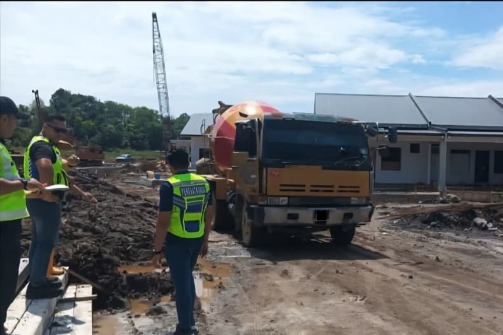 Sibu Municipal Council slaps maximum fine on contractors for soiling public roads