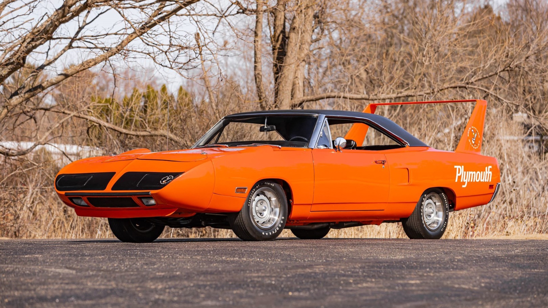 This Plymouth Superbird Sold for $1.65M in 2022. It Just Brought $418,000 at Auction