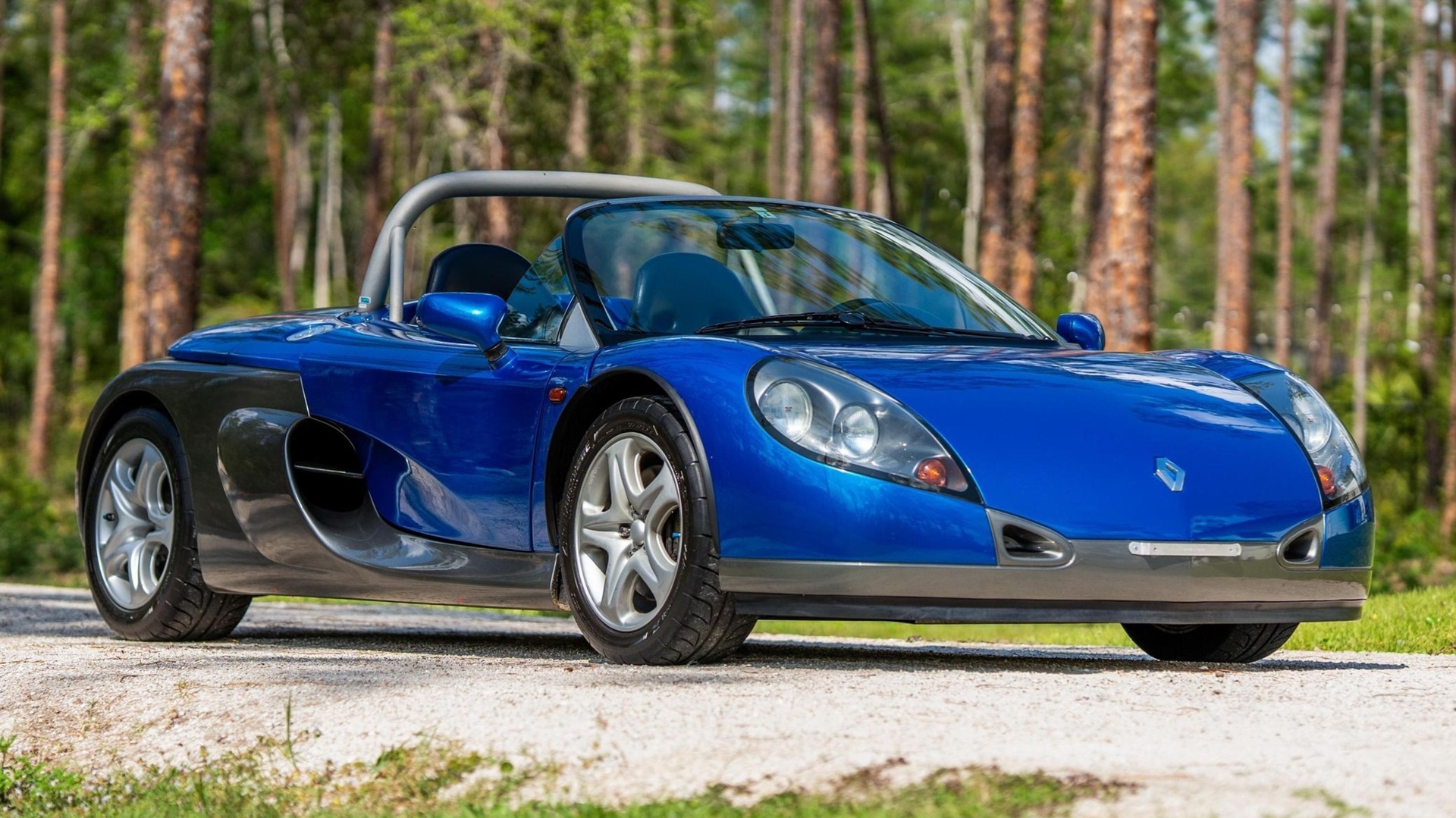 This '98 Renault Spider Is About as Raw as Sports Cars Come, and It's For Sale