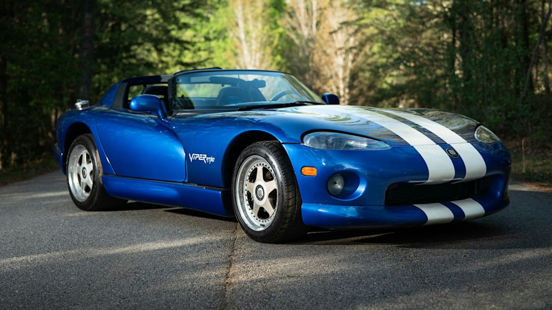 Super Rare Shelby-Themed Dodge Viper For Sale Is a Special Edition Lost to Time