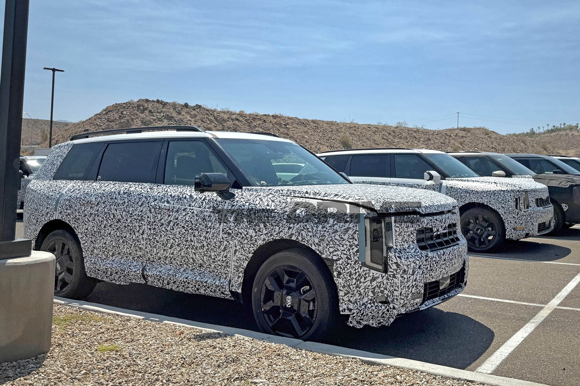 2026 Kia Telluride Goes Boxier in New Spy Shots