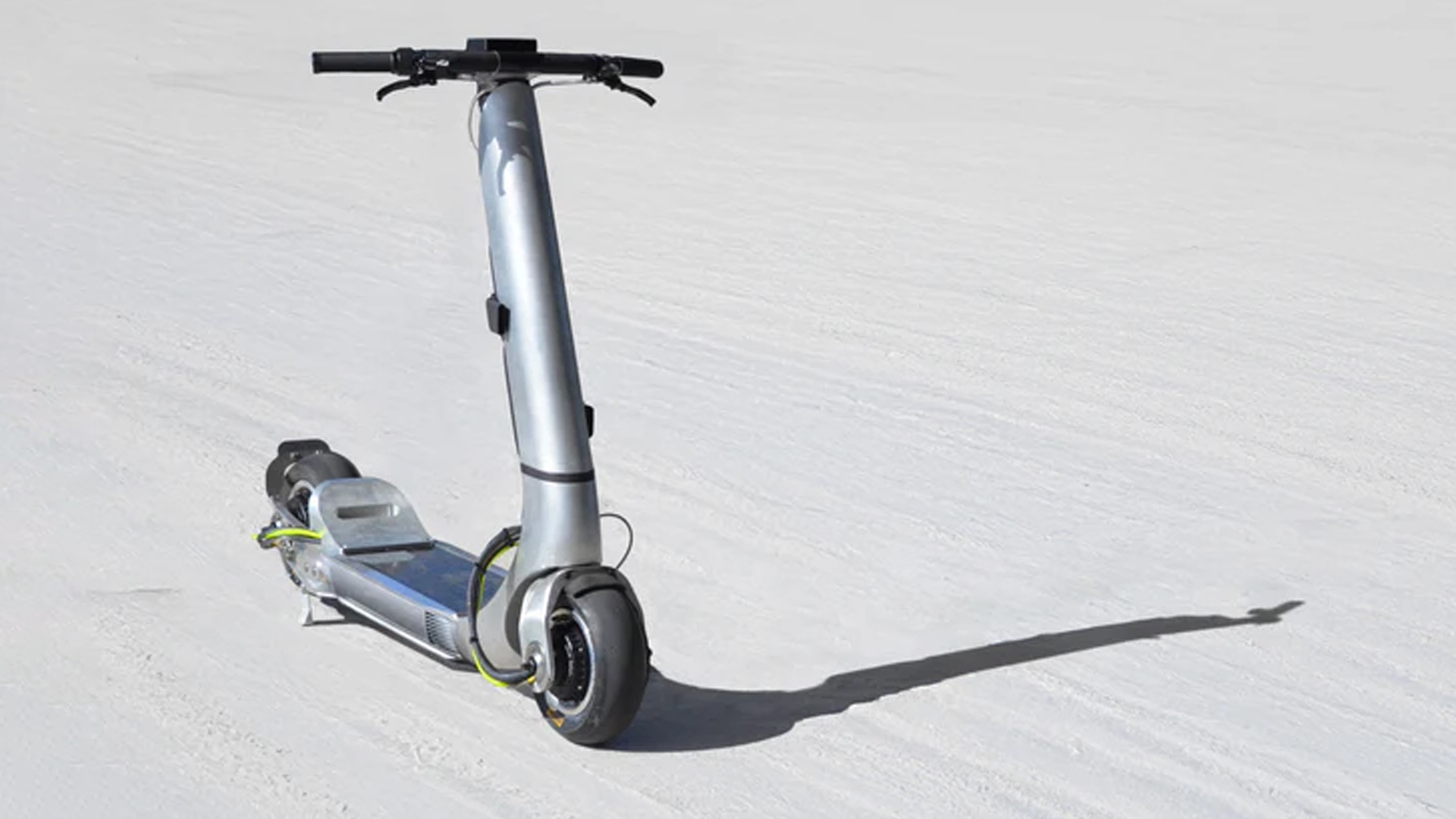 This 24,000-Watt Scooter Is Going for a 100+ MPH Speed Record at Bonneville
