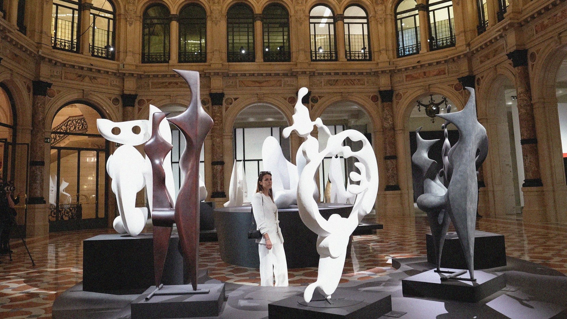 The bank that thinks it's a gallery