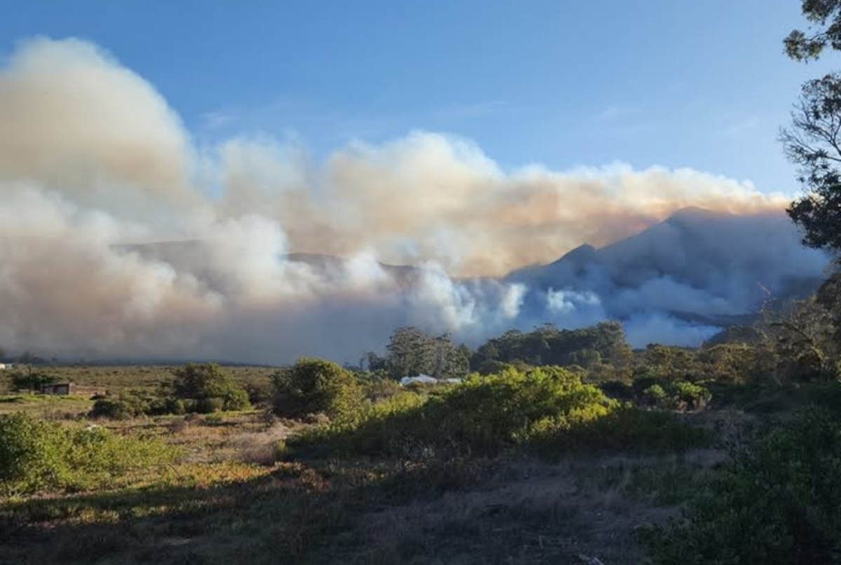 UPDATE: Fires spark closures on Constantiaberg mountains, urgent need for donations