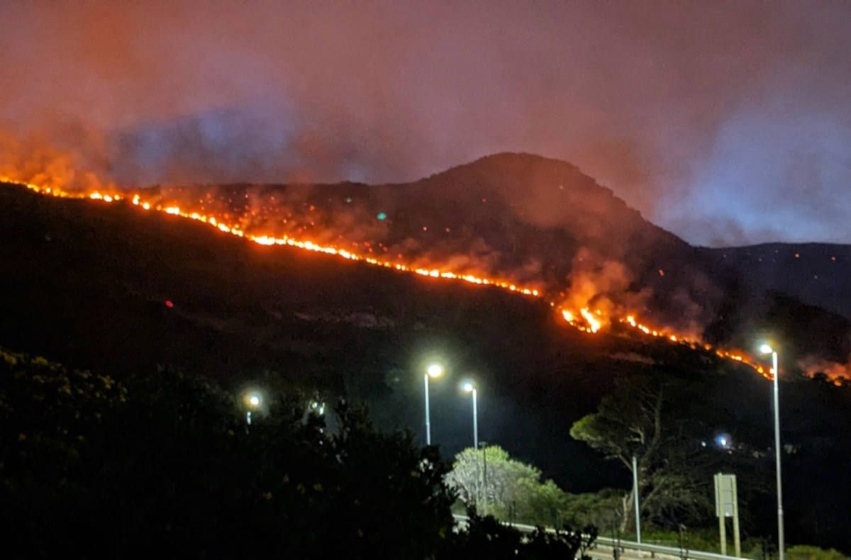 LATEST: Smokey day dawns over Cape Town, female firefighter injured