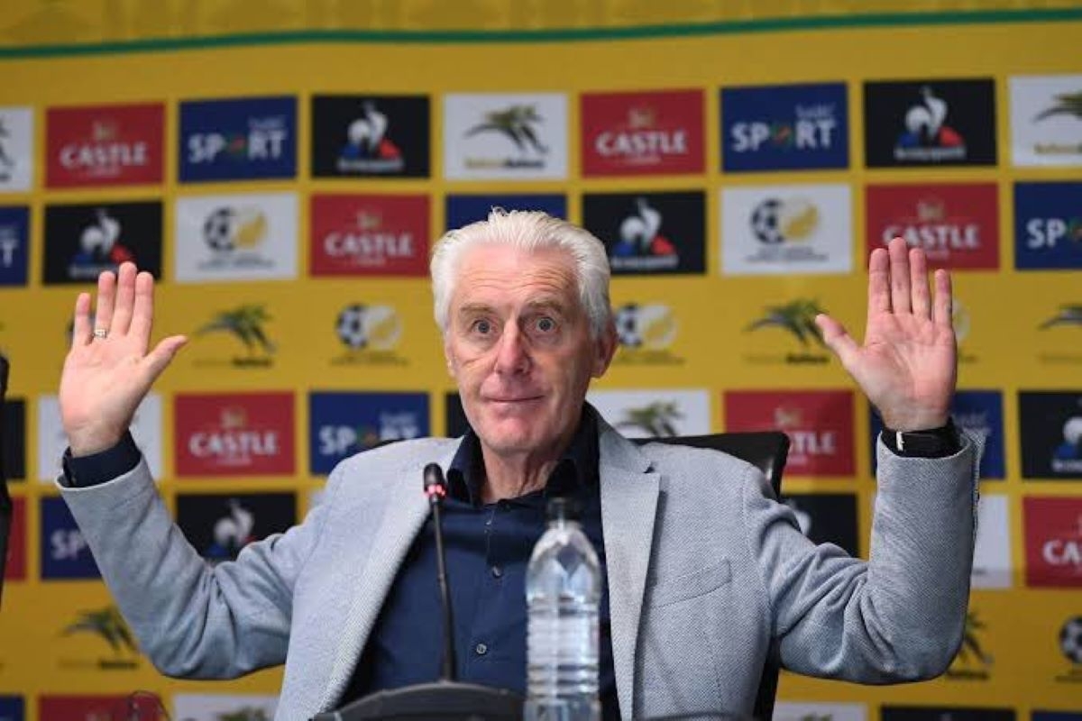 Broos warns three Orlando Pirates stars about moving to Europe
