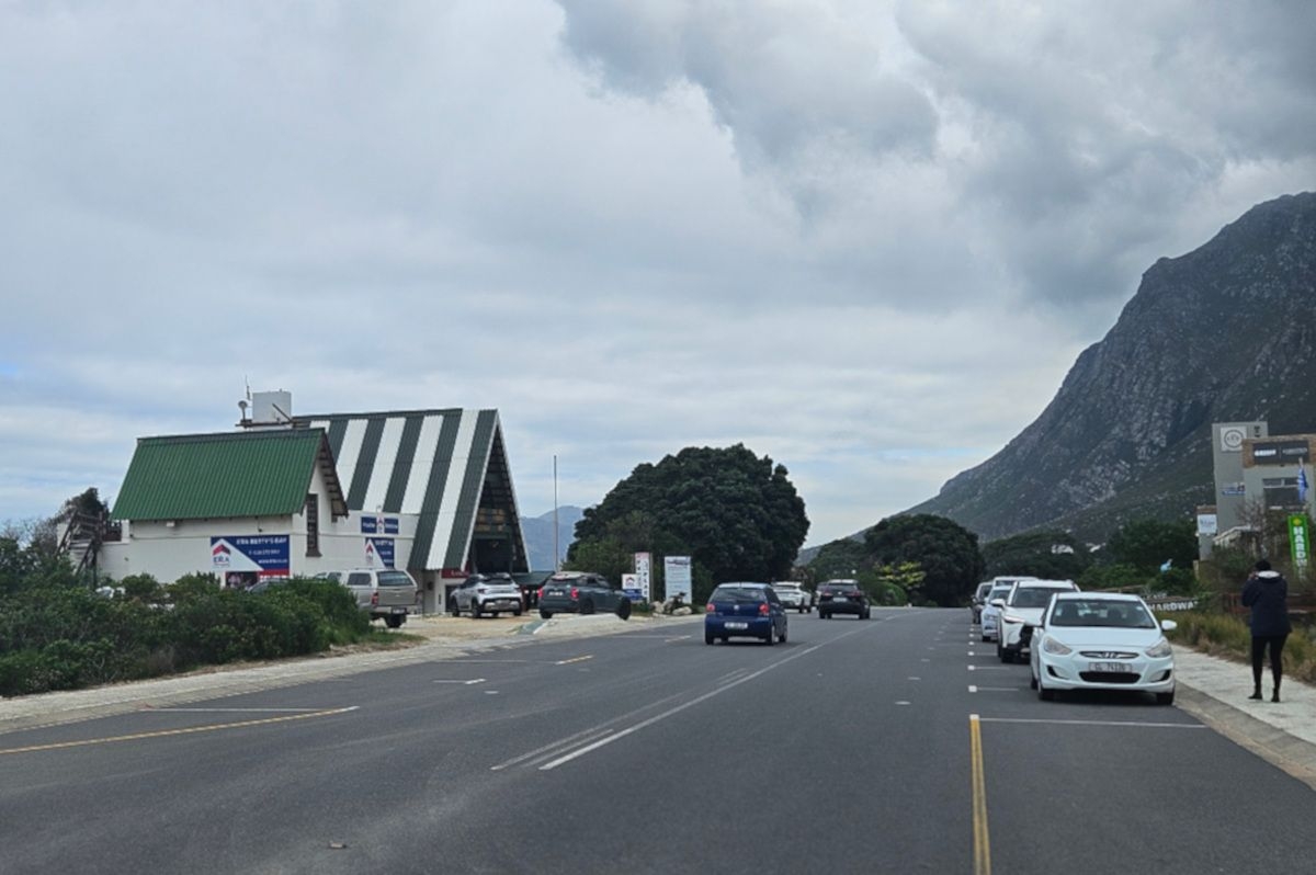 Betty's Bay residents welcome reduction in speed limit on R44
