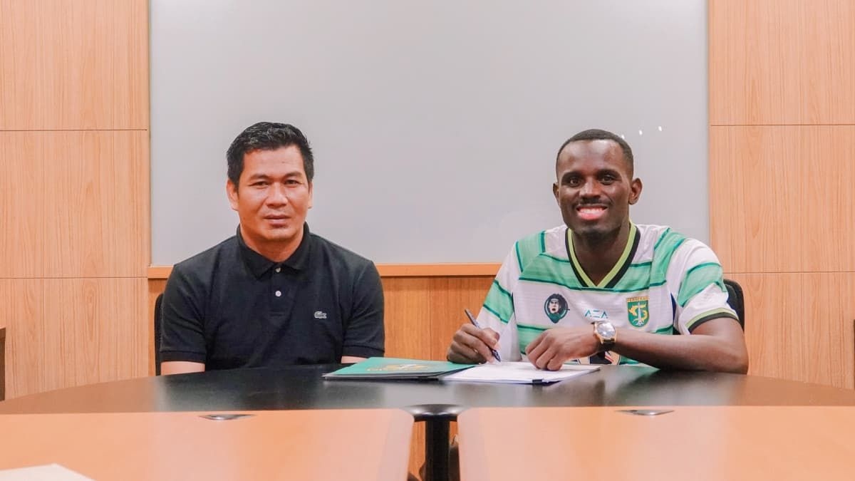 BREAKING: Kaizer Chiefs to sign ex-Sporting and Benfica striker!