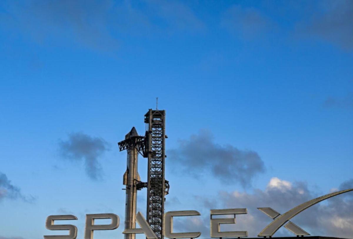 Elon Musk's dream of colonising Mars suffers fiery setback