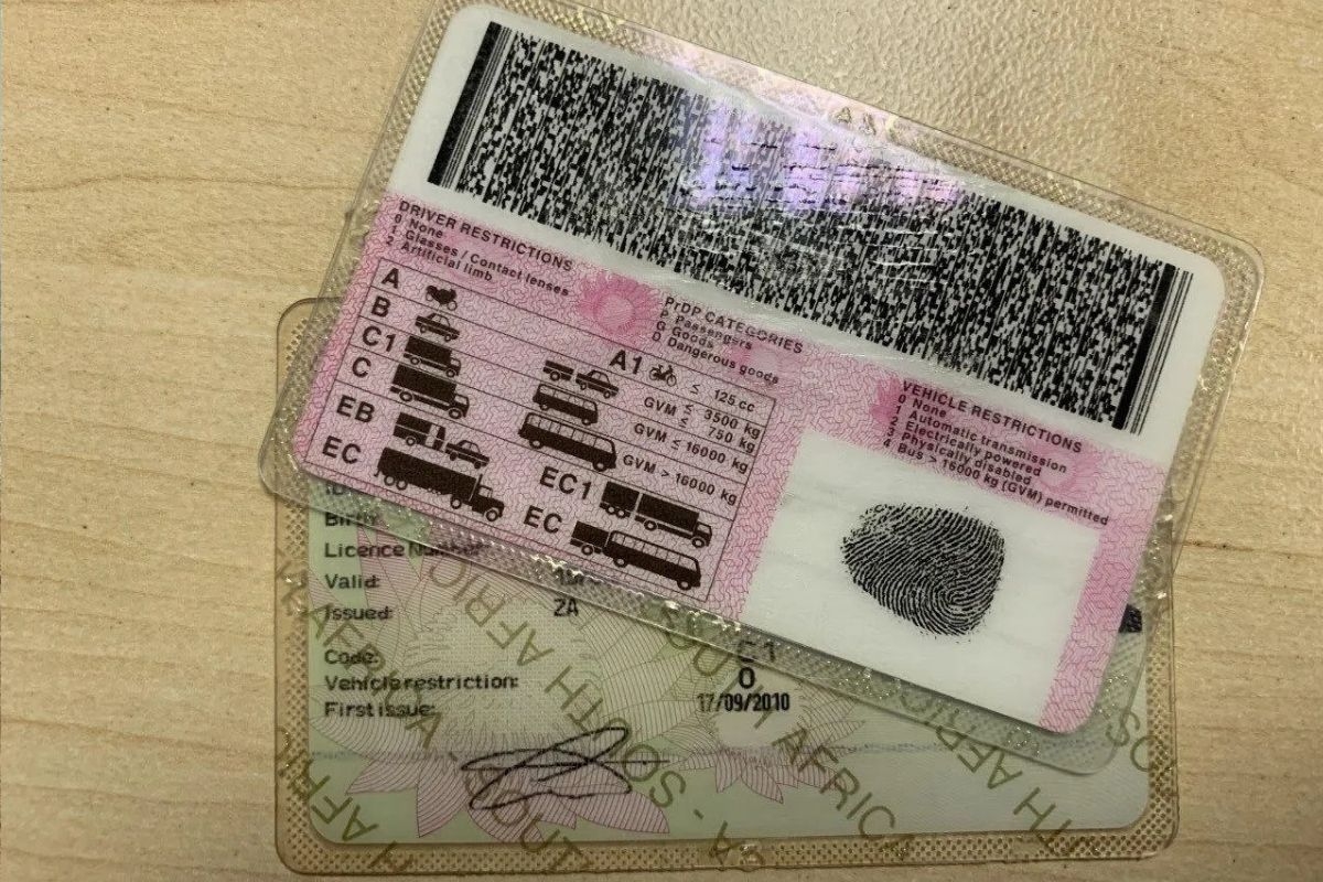 Over 700 000 driver's licence cards still need printing