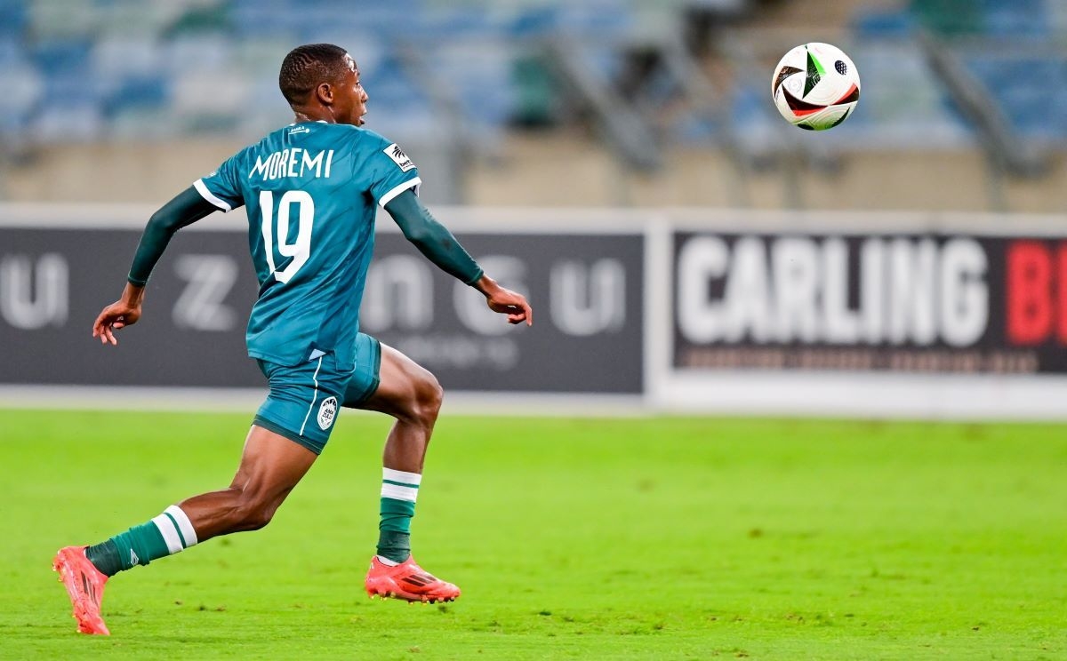 Orlando Pirates to beat Kaizer Chiefs for talented PSL winger