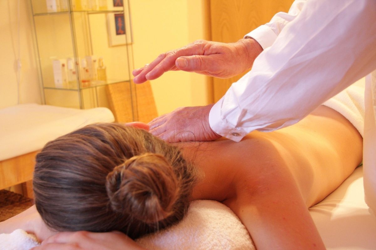 Woman allegedly sexually assaulted during oil massage