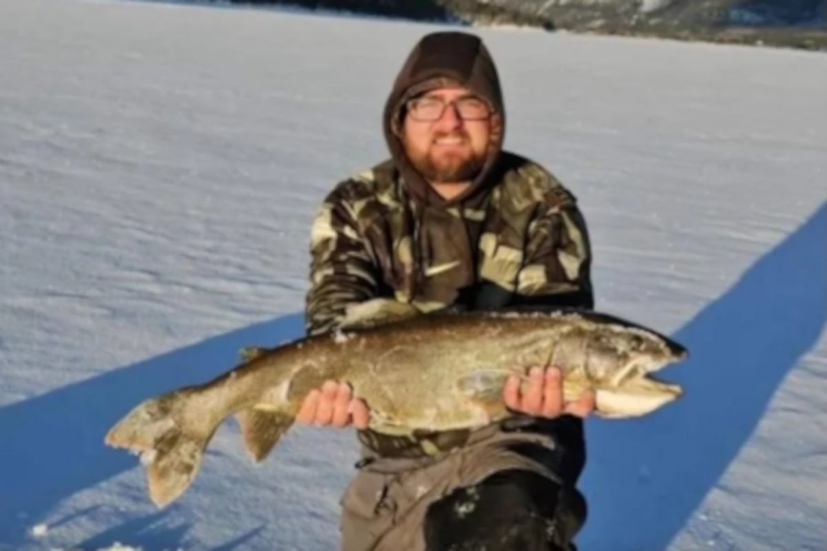 Fisherman swipes 2 million times on Tinder