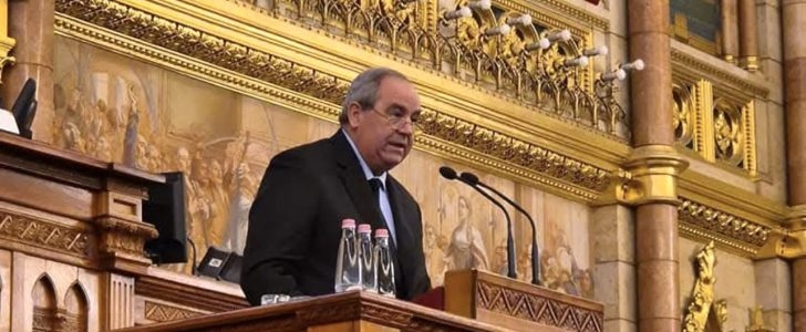عز الدين الميداوي وزير التعليم العالي يلقي كلمة بالبرلمان الهنغاري