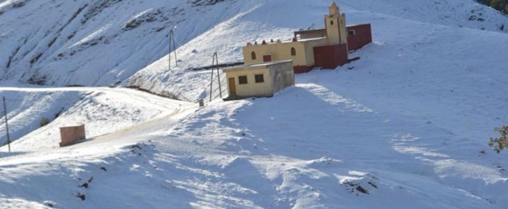 تساقطات ثلجية وأمطار قوية مرتقبة اليوم الإثنين وغدا الثلاثاء بعدد من مناطق المملكة