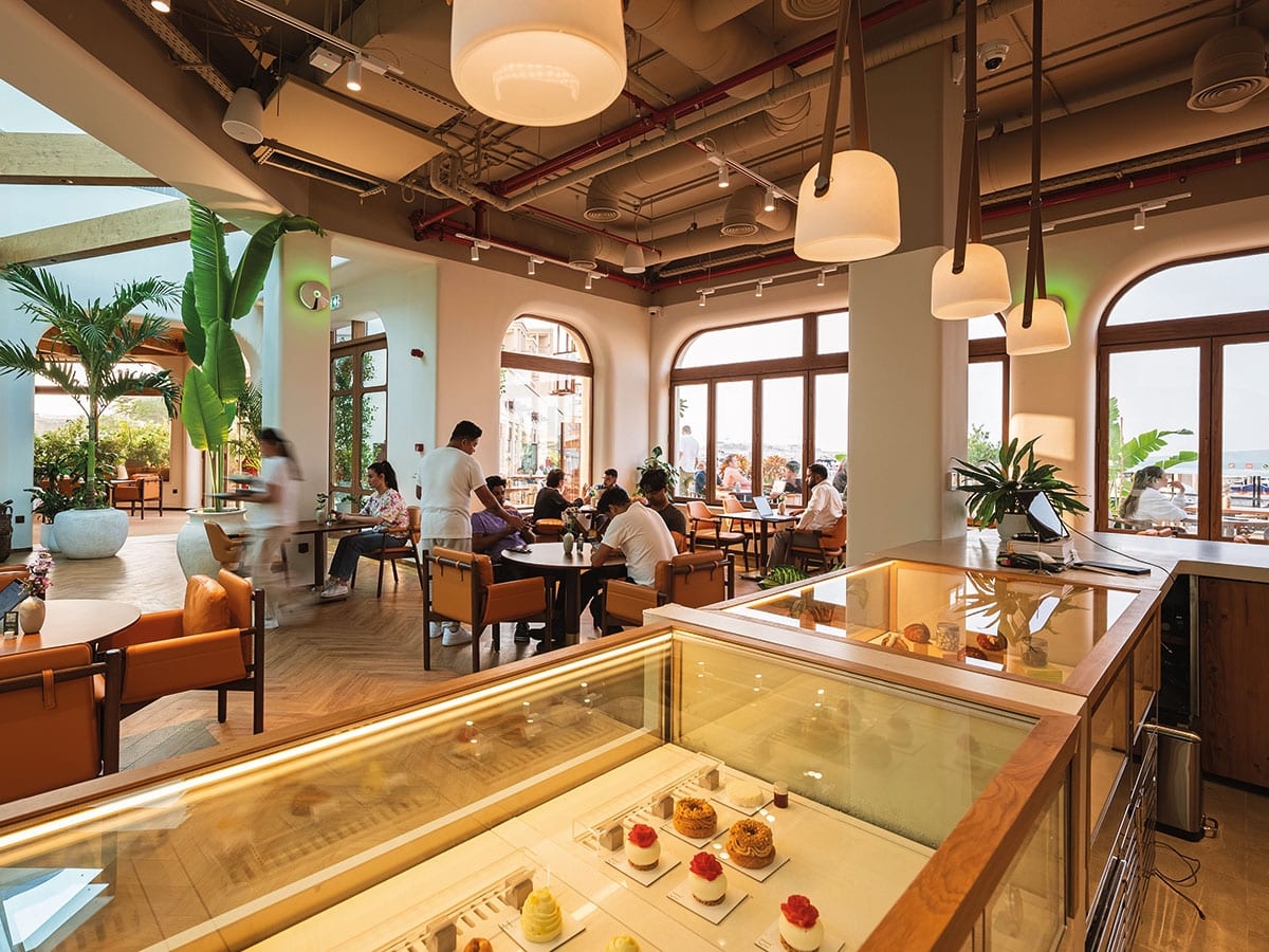 Jumeirah cafés:17 beautiuful spots you might not know