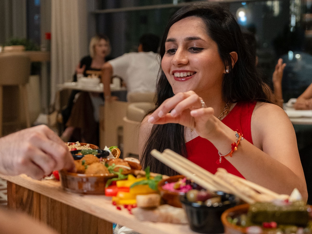 Vida Dubai Mall's Origins is offering an unlimited drinks deal on these days