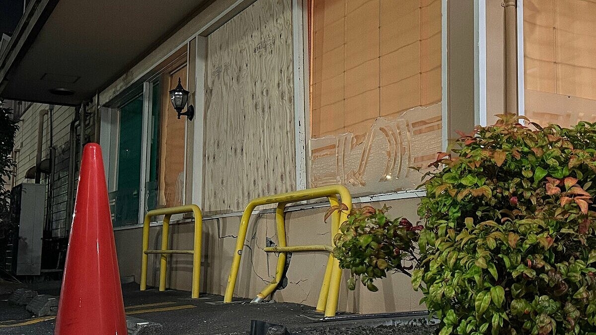 Woman crashes car into Denny's in Yokosuka