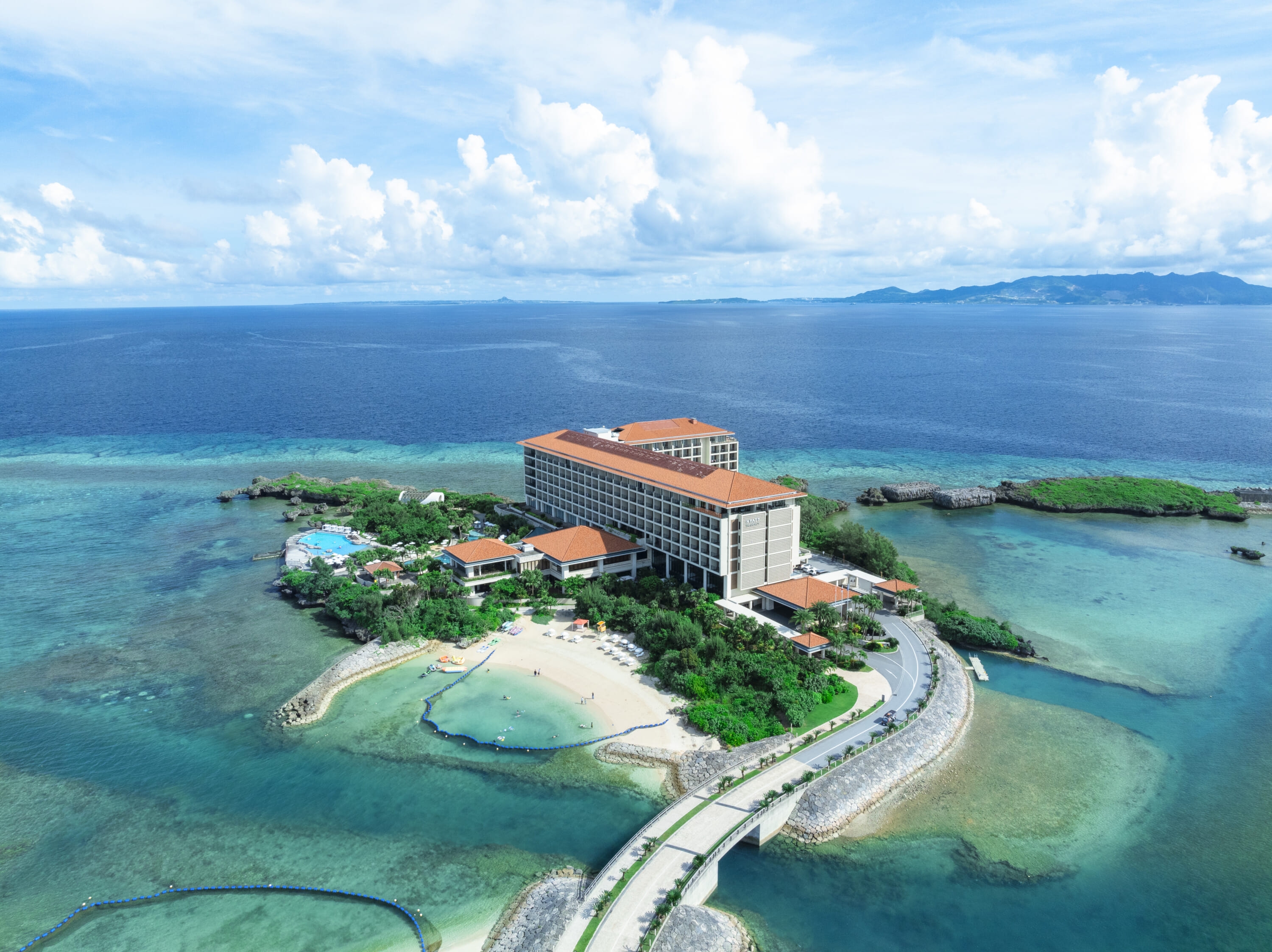 Hyatt Regency Seragaki Island, Okinawa: A Revitalizing Resort Surrounded by the Sea
