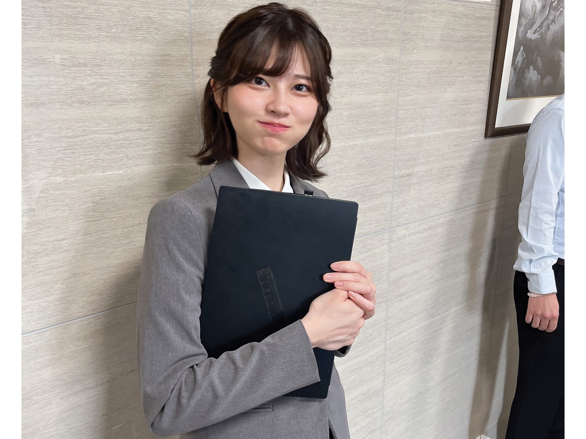 Saori Araki: The Japanese Salarywoman Breaking the Internet