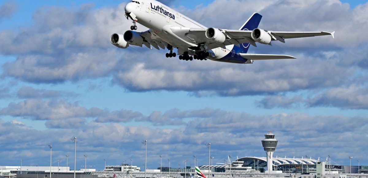 Lufthansa flies to Denver with the Airbus A380 for the first time