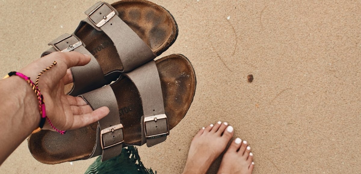 How wide women's sandals support foot comfort and mobility