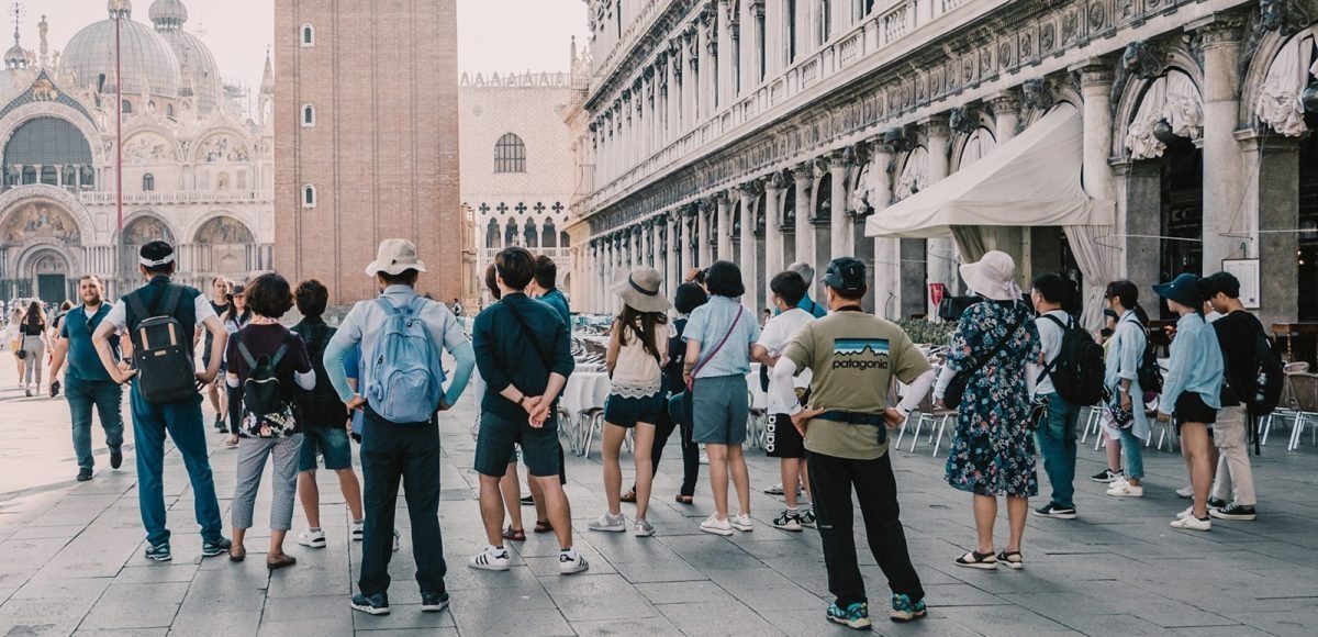 Discover the best of travel with these two sites