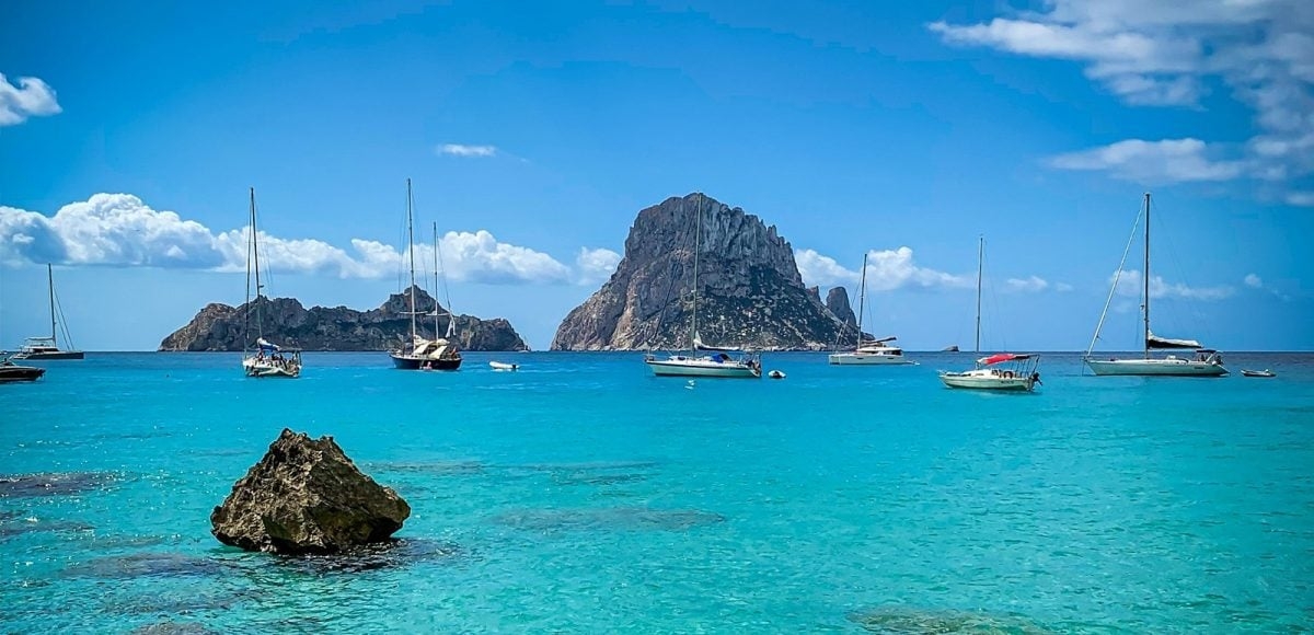 Four top reasons to rent a boat in Ibiza San Antonio for the ultimate Mediterranean adventure
