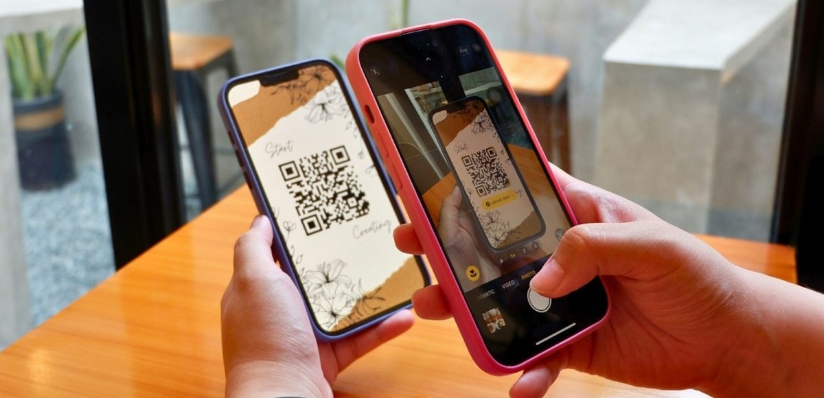 How to add your logo to a QR code and boost brand recognition in travel and hospitality