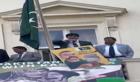 Pakistani diplomat makes throat-slitting gesture at Indian protesters outside Pak High Commission in London