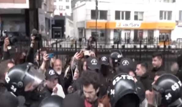 Over 370 detained participants of May 1 rallies in Istanbul released