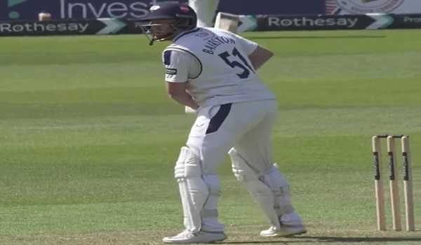 Bairstow hits 89 but Surrey keep Yorkshire in check