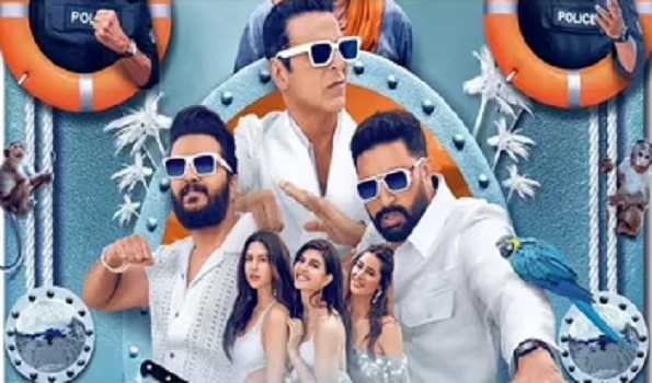 Akshay Kumar goes undercover to take audience's review of 'Housefull 5'