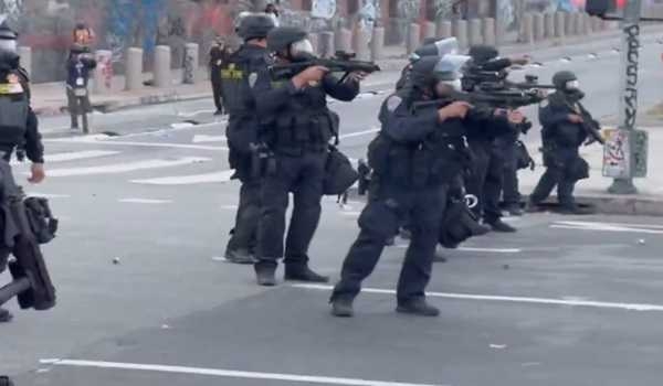 Los Angeles Police shoot with rubber bullets at protesters