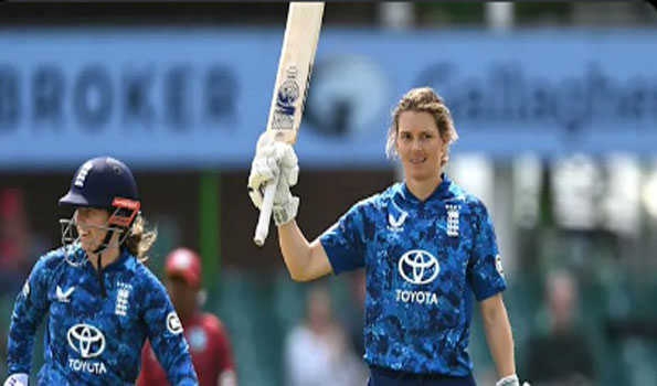 England star Amy Jones continues rise in Rankings update