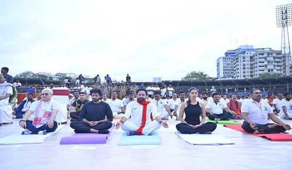Grand Yoga countdown held at LB Stadium ahead of International Yoga Day; film and political celebrities participate
