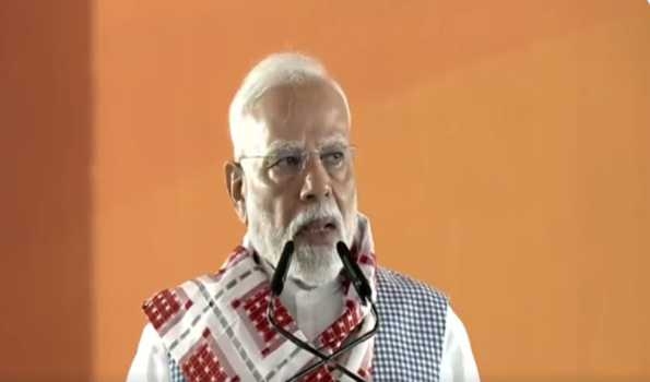Wave of development has reduced Naxal menace to less than 20 districts: PM