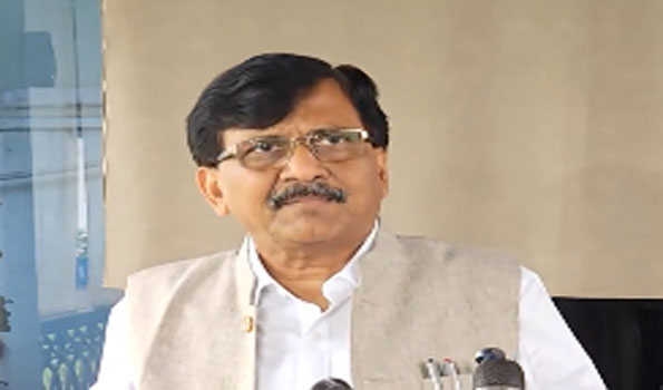 Maha: Shiv Sena (UBT) leader slams Fadnavis, Shinde