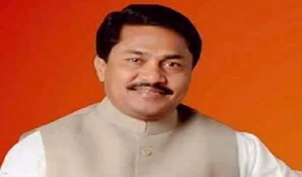 Maha Congress leader suspended for one day after climbing Speaker's podium