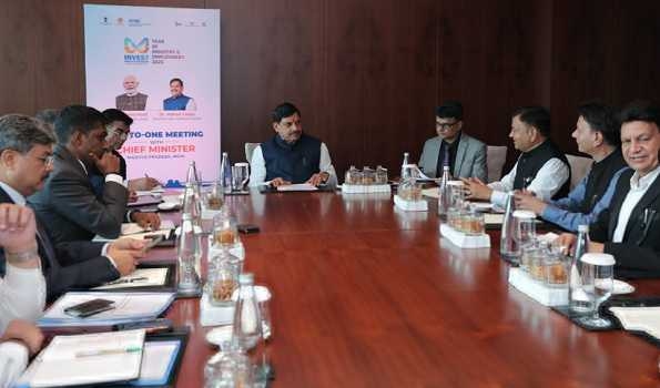 MP CM interacts with friends of MP in Dubai