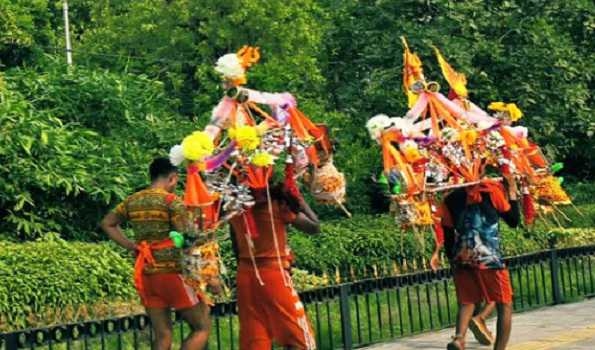 SC seeks UP, Uttarakhand reply on plea against QR code mandate for food sellers during Kanwar Yatra