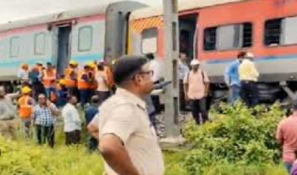 General coach of Shalimar-Sambalpur Exp derails