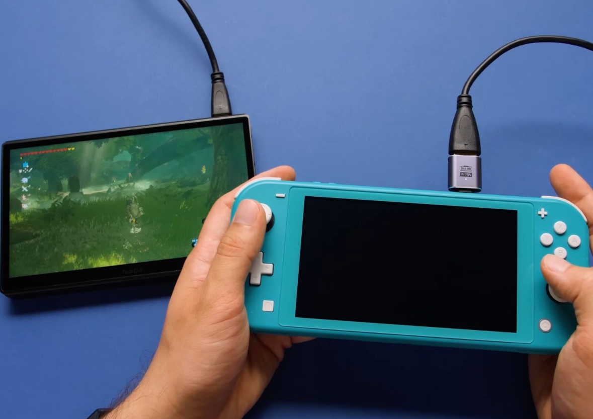 تعديل ثوري يجعل Nintendo Switch Lite يدعم شاشة OLED ومخرج HDMI لأول مرة