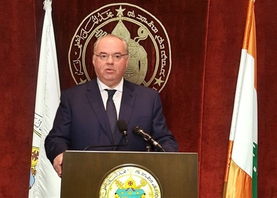تضارب مصالح في "الاتصالات": الوزير يملك شركتين لتوزيع الإنترنت