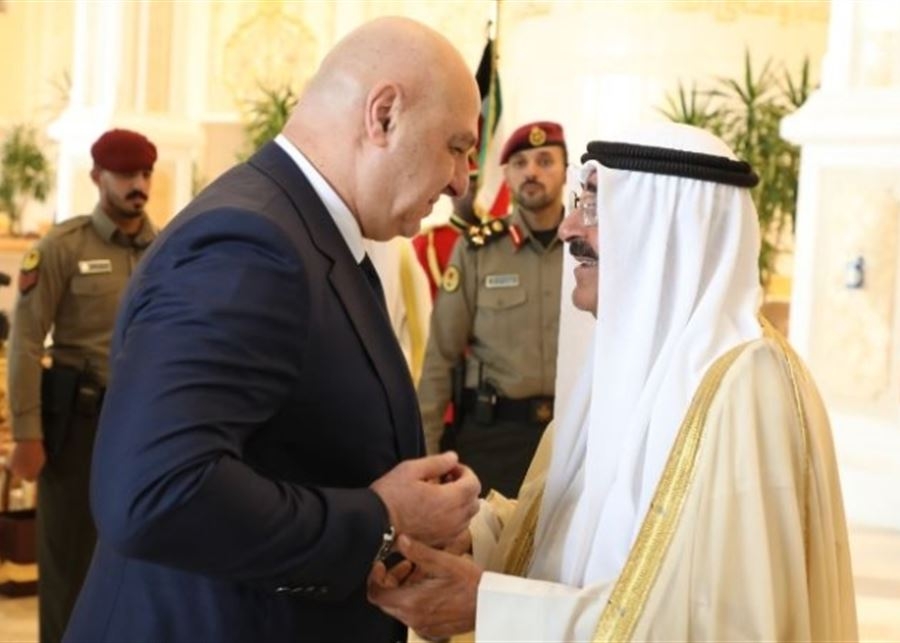 الرئيس عون أبرق الى أمير الكويت لدى مغادرته الأجواء الكويتية عائدا الى بيروت: حفاوة الاستقبال عكست مدى محبتكم للبنان وشعبه