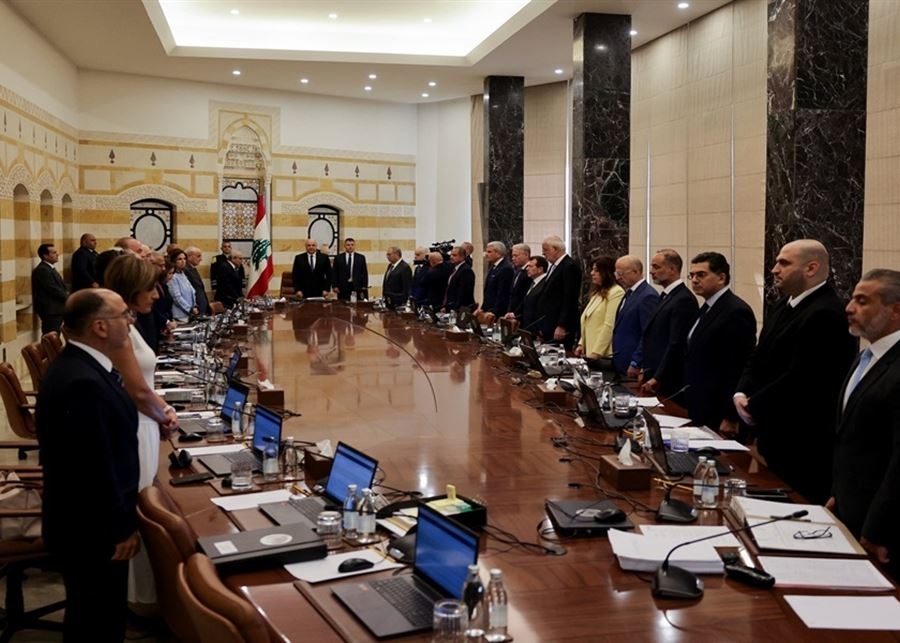 سيناريو مرسوم وتبادل أدوار في الجلسة