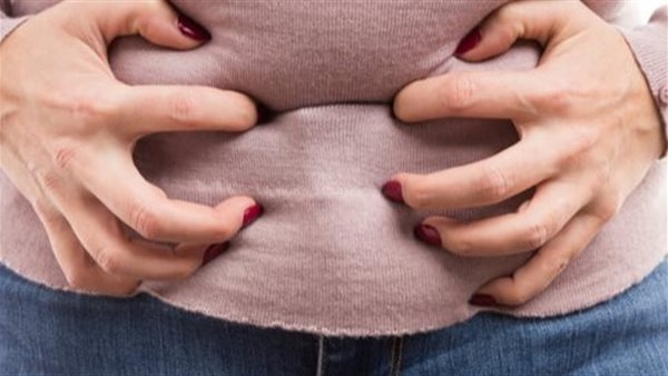 متى يكون الشعور بالانتفاخ بعد الإفطار مقلقا؟