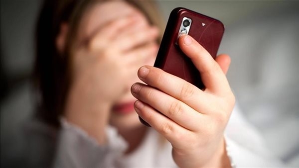 الحبس 3 أشهر لموظف اخترق حساب زميلته الإلكتروني في العمل