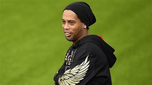 رونالدينيو يكشف عن رأيه في تعيين أنشيلوتي مدربا لمنتخب البرازيل